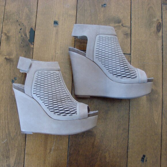 Vince Camuto Kyrene Suede Platform Wedge Shoes Brown Beige Tan Open Toe  Size 6 - Picture 11 of 13